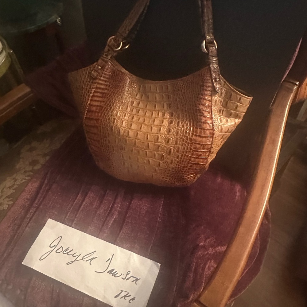 Toasted almond Vintage Brahmin shoulder bag Crocodile Embossed Tan Handbag
